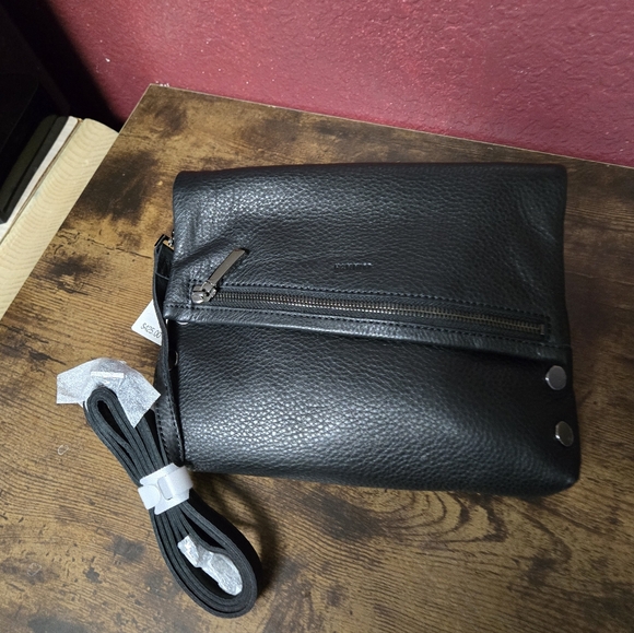 NWT Hammitt VIP Medium Black Soft Leather Crossbody bag. - Picture 5 of 12